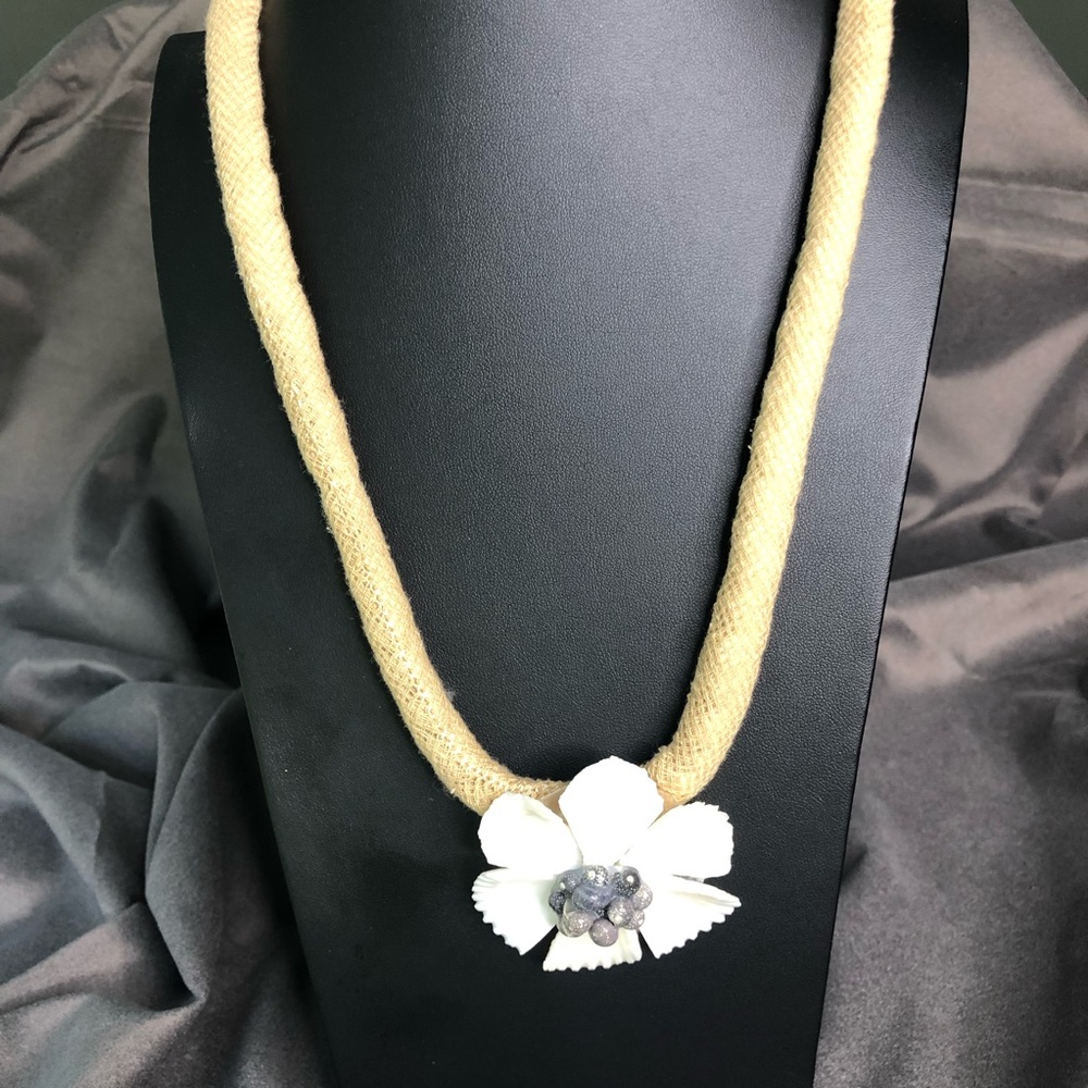 Vintage Single Flower Necklace